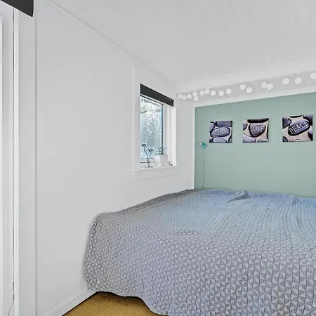 Feriehus 2 Bedroom Beautiful In Allingåbro