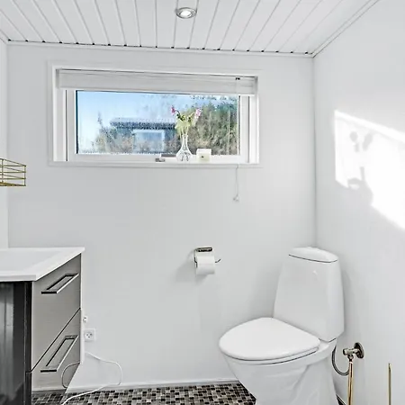 Feriehus 2 Bedroom Beautiful In *