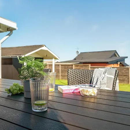2 Bedroom Beautiful In Feriehus *