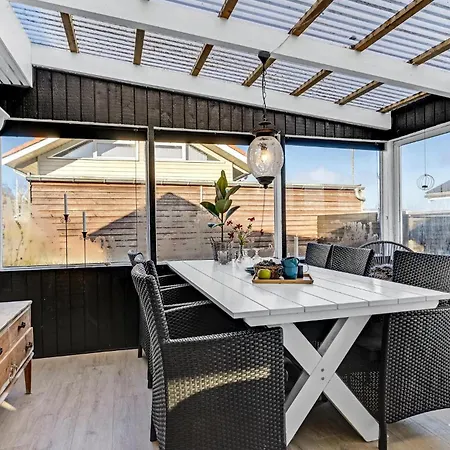 2 Bedroom Beautiful In Feriehus Allingåbro